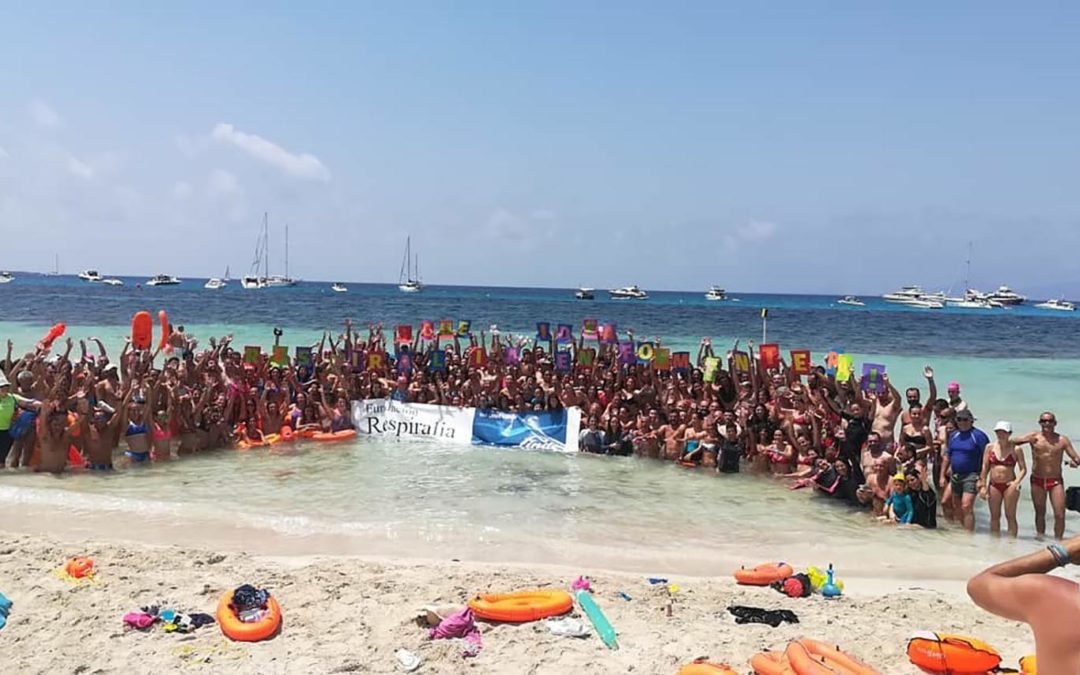 Causas solidarias: en la “Vuelta a nado a Formentera contra la Fibrosis Quística”